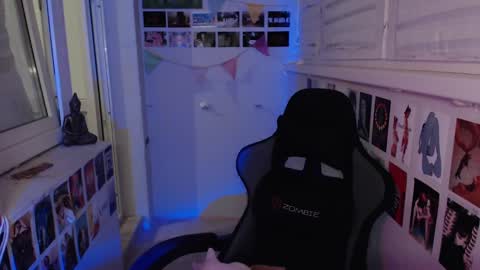 Snapshot of latina_mia chatting on February 6, 4:14 pm miiiiiiaaaa online show from February 6, 4:14 pm