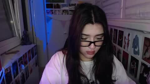 Snapshot of latina_mia chatting on February 6, 8:56 pm miiiiiiaaaa online show from February 6, 8:56 pm