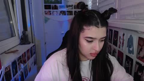 Snapshot of latina_mia chatting on February 9, 6:11 am miiiiiiaaaa online show from February 9, 6:11 am