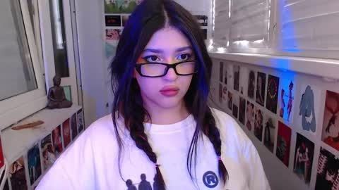 Snapshot of latina_mia chatting on February 11, 11:10 am miiiiiiaaaa online show from February 11, 11:10 am