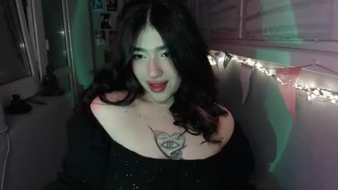 Snapshot of latina_mia chatting on February 23, 11:04 pm miiiiiiaaaa online show from February 23, 11:04 pm