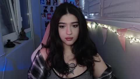 Snapshot of latina_mia chatting on February 25, 6:47 am miiiiiiaaaa online show from February 25, 6:47 am