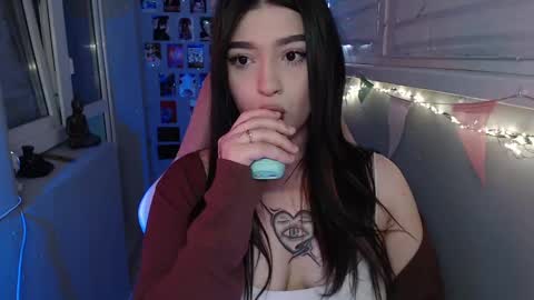 Snapshot of latina_mia chatting on March 4, 1:06 pm miiiiiiaaaa online show from March 4, 1:06 pm