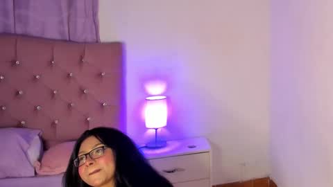 Snapshot of latinabombsheell chatting on February 16, 8:32 am Martina online show from February 16, 8:32 am