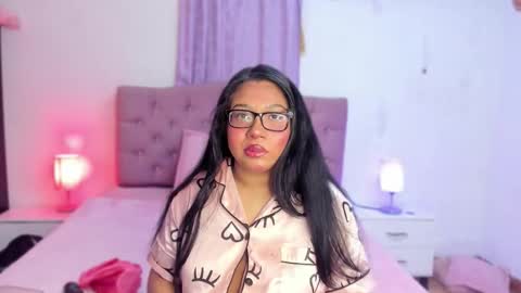 Snapshot of latinabombsheell chatting on October 10, 6:01 am Martina online show from October 10, 6:01 am