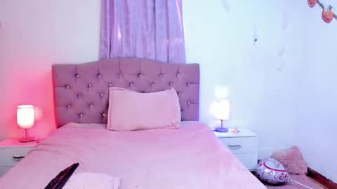 Snapshot of latinabombsheell chatting on October 21, 7:14 pm Martina online show from October 21, 7:14 pm