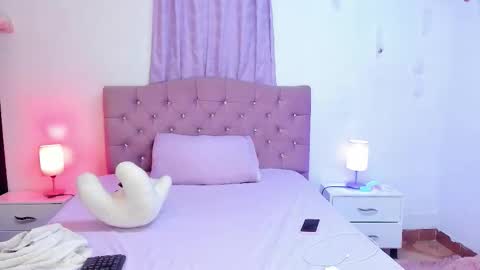 Snapshot of latinabombsheell chatting on November 11, 7:19 am Martina online show from November 11, 7:19 am