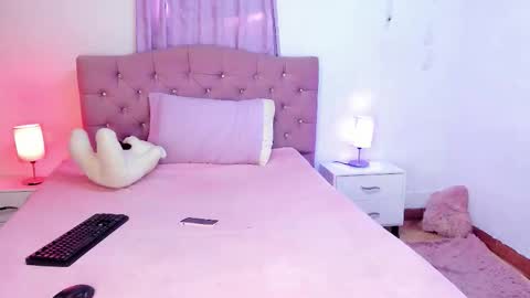 Snapshot of latinabombsheell chatting on November 20, 7:02 pm Martina online show from November 20, 7:02 pm