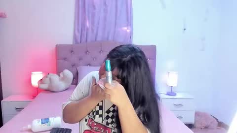 Snapshot of latinabombsheell chatting on November 23, 5:46 pm Martina online show from November 23, 5:46 pm