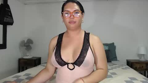 Snapshot of latinaflower_ts chatting on May 31, 12:08 am FLOR SALVAJE online show from May 31, 12:08 am