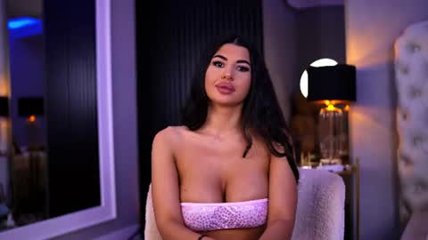 Snapshot of latinaloco chatting on June 26, 6:12 pm Latina online show from June 26, 6:12 pm