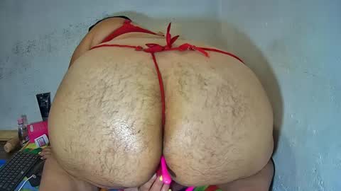 Snapshot of latincurvy1992 chatting on September 15, 6:41 pm latincurvy1992 online show from September 15, 6:41 pm