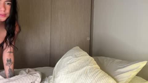 Snapshot of latinella chatting on September 21, 11:17 pm Hi - online show from September 21, 11:17 pm