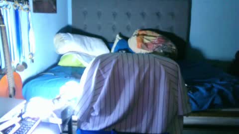 latinincognito online show from February 13, 5:26 am