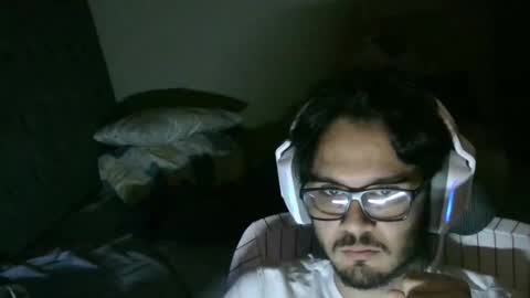 latinincognito online show from March 4, 7:03 am