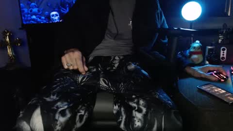 Snapshot of latinlover513 chatting on February 24, 6:27 am latinlover513 online show from February 24, 6:27 am