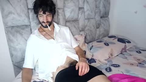 Snapshot of latinlustandfrenchkiss chatting on May 27, 10:40 pm latinlustandfrenchkiss online show from May 27, 10:40 pm