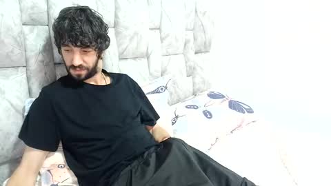 Snapshot of latinlustandfrenchkiss chatting on June 4, 2:23 pm latinlustandfrenchkiss online show from June 4, 2:23 pm