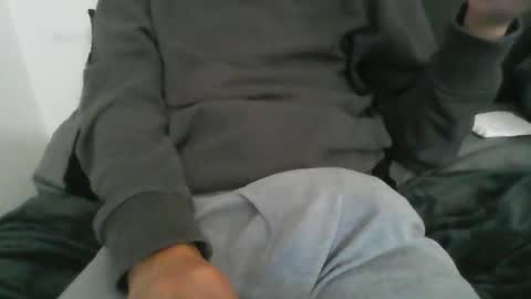Snapshot of latinman7945 chatting on February 16, 7:15 am latinman7945 online show from February 16, 7:15 am