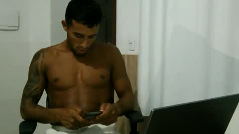 Snapshot of latinmarian chatting on March 26, 10:48 pm latinmarian online show from March 26, 10:48 pm