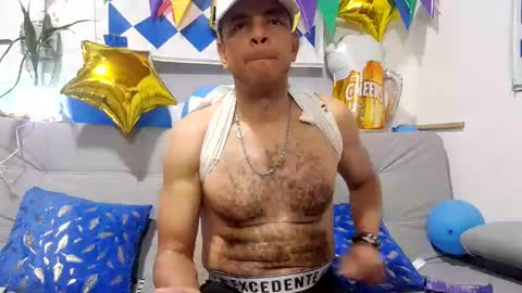 Snapshot of latinmartin254 chatting on September 26, 1:20 am latinmartin254 online show from September 26, 1:20 am