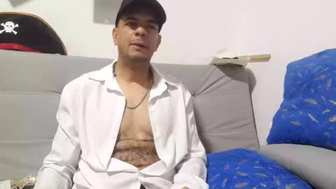 Snapshot of latinmartin254 chatting on November 2, 4:15 am latinmartin254 online show from November 2, 4:15 am