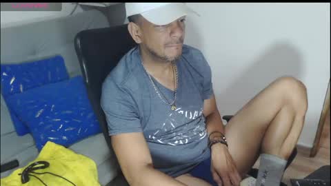 Snapshot of latinmartin254 chatting on June 8, 3:23 pm latinmartin254 online show from June 8, 3:23 pm