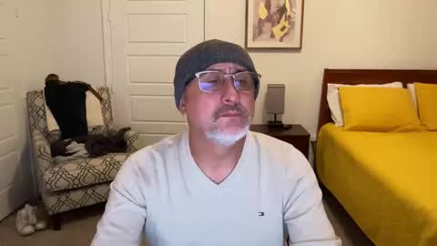 QS - INDEPENDENT MODEL online show from November 4, 4:22 am