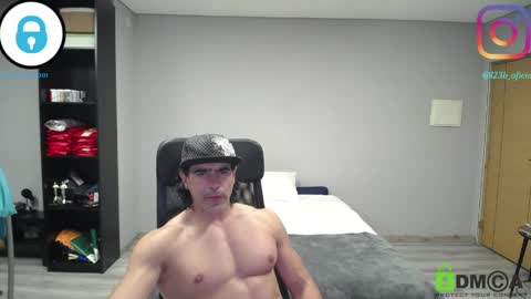 Snapshot of latino23bom chatting on April 15, 7:58 pm sam online show from April 15, 7:58 pm