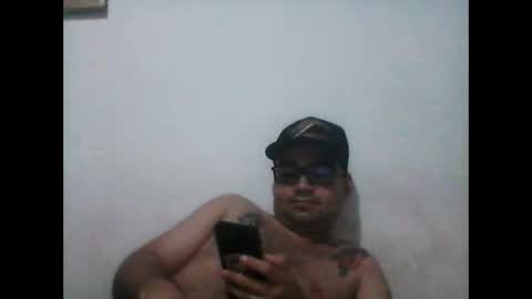 Snapshot of latino6972 chatting on October 19, 11:05 pm latino6972 online show from October 19, 11:05 pm
