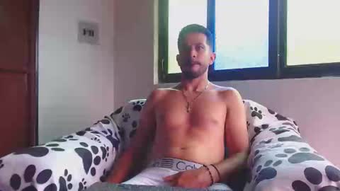 latino_lover_ online show from March 27, 4:29 pm