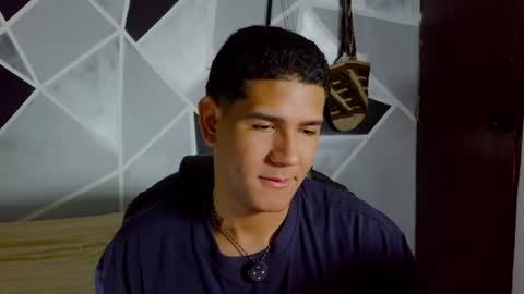 latinohotboy_ online show from June 12, 11:42 am