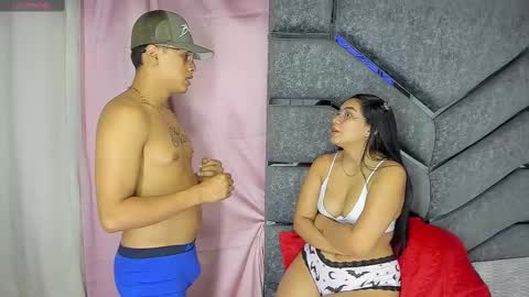 Snapshot of latinos_couples chatting on February 12, 8:59 am James and Sara online show from February 12, 8:59 am