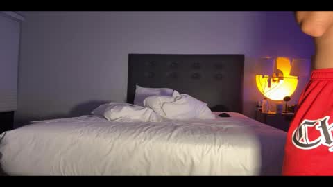 latinprincee online show from October 13, 2:44 am