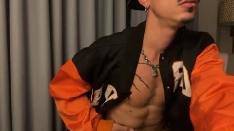 latinprincee online show from February 27, 7:52 am