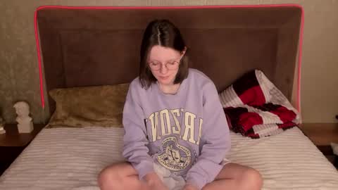 latoriacosner online show from January 9, 4:15 am