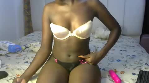 latoya_shines online show from February 18, 4:58 pm