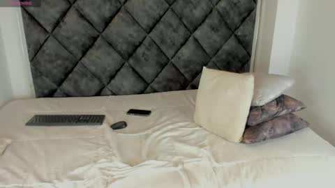 LEANDRO online show from September 19, 3:52 am