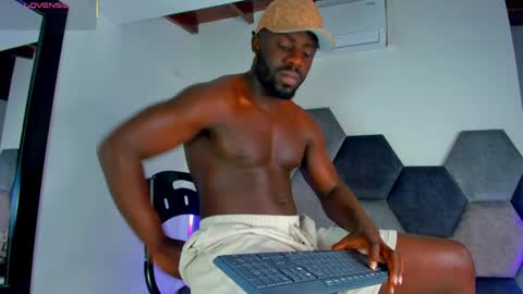 LEANDRO online show from May 14, 3:35 am