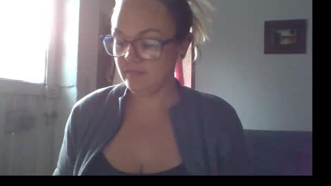 Laura online show from March 19, 9:41 pm