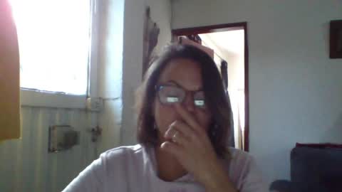 Laura online show from June 14, 9:06 pm
