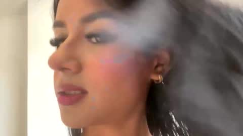 Laura Valmont online show from March 23, 3:05 pm