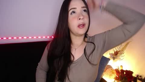 Snapshot of lau_24 chatting on February 17, 2:19 am lau_24 online show from February 17, 2:19 am