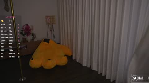 Snapshot of lau__1 chatting on March 28, 9:36 pm IG 1lau 1 X 1lau 1 online show from March 28, 9:36 pm