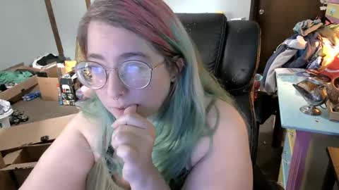 Little Leo online show from October 7, 9:01 pm