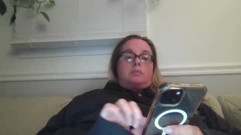 Snapshot of laulauma chatting on December 6, 12:34 am LauLauMa online show from December 6, 12:34 am