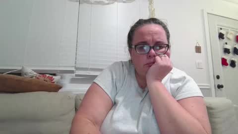 Snapshot of laulauma chatting on December 20, 4:20 am LauLauMa online show from December 20, 4:20 am