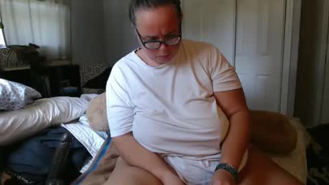 Snapshot of laulauma chatting on September 19, 4:51 pm LauLauMa online show from September 19, 4:51 pm
