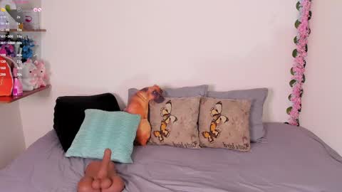 laura1__ online show from October 4, 10:08 pm