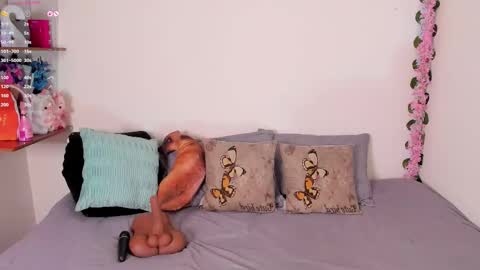 laura1__ online show from October 20, 11:16 pm